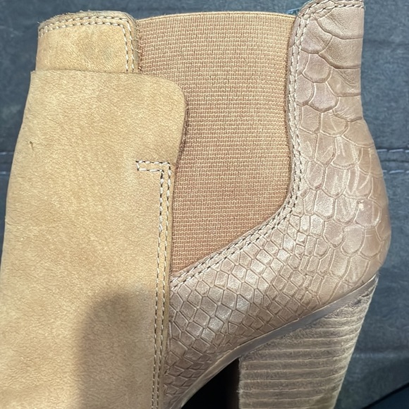 Aldo - Ladies boots size 6.5. Gently worn - Picture 2 of 2